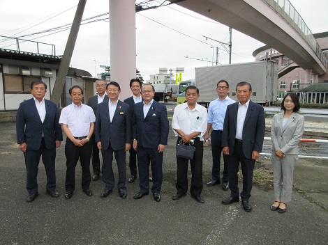 館林インターチェンジ付近での集合写真