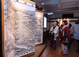 明治の前橋の俯瞰図を引き伸ばして作られた屏風写真 明治の前橋の俯瞰図を引き伸ばして作られた屏風写真