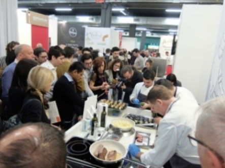 上州和牛のカタロースを使った料理が関心を集めた本県ブースの画像 上州和牛のカタロースを使った料理が関心を集めた本県ブースの画像