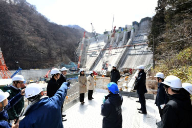 八ッ場ダム見学会の画像 八ッ場ダム見学会の画像