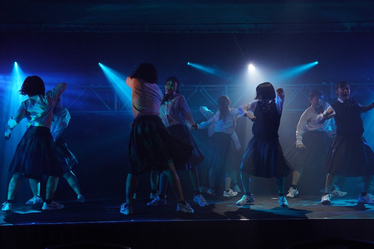 安中総合学園高校によるダンスパフォーマンス写真