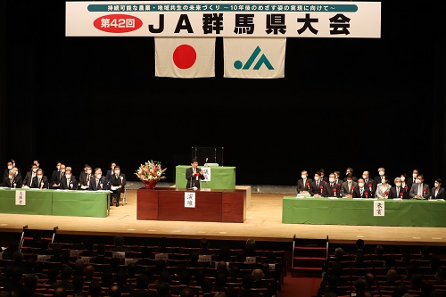 写真：祝辞を述べる山本知事