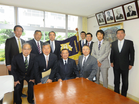 県立聾学校校長室にて様子写真