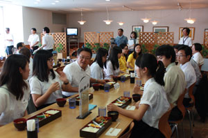 昼食会の様子写真その1