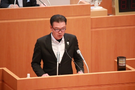 委員長　安孫子　哲　様子写真