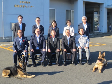 鑑識科学センターでの集合写真