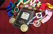 技能五輪全国大会入賞選手のメダルの画像