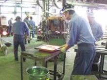 「たにがわ成形」作業風景の画像