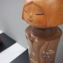 凛とした女性をイメーシ゛した『春の光』