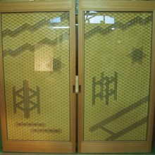 地元桐生の自然・文化を取り入れた組子入り襖