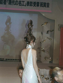 修業時代に磨いたアップスタイルの技法の画像