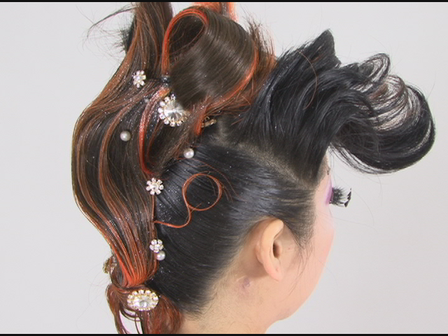 世界大会・金メダル作品の再現『ショートヘアとヘアピースによるアップスタイル』