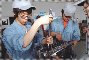 エンジン実習の画像