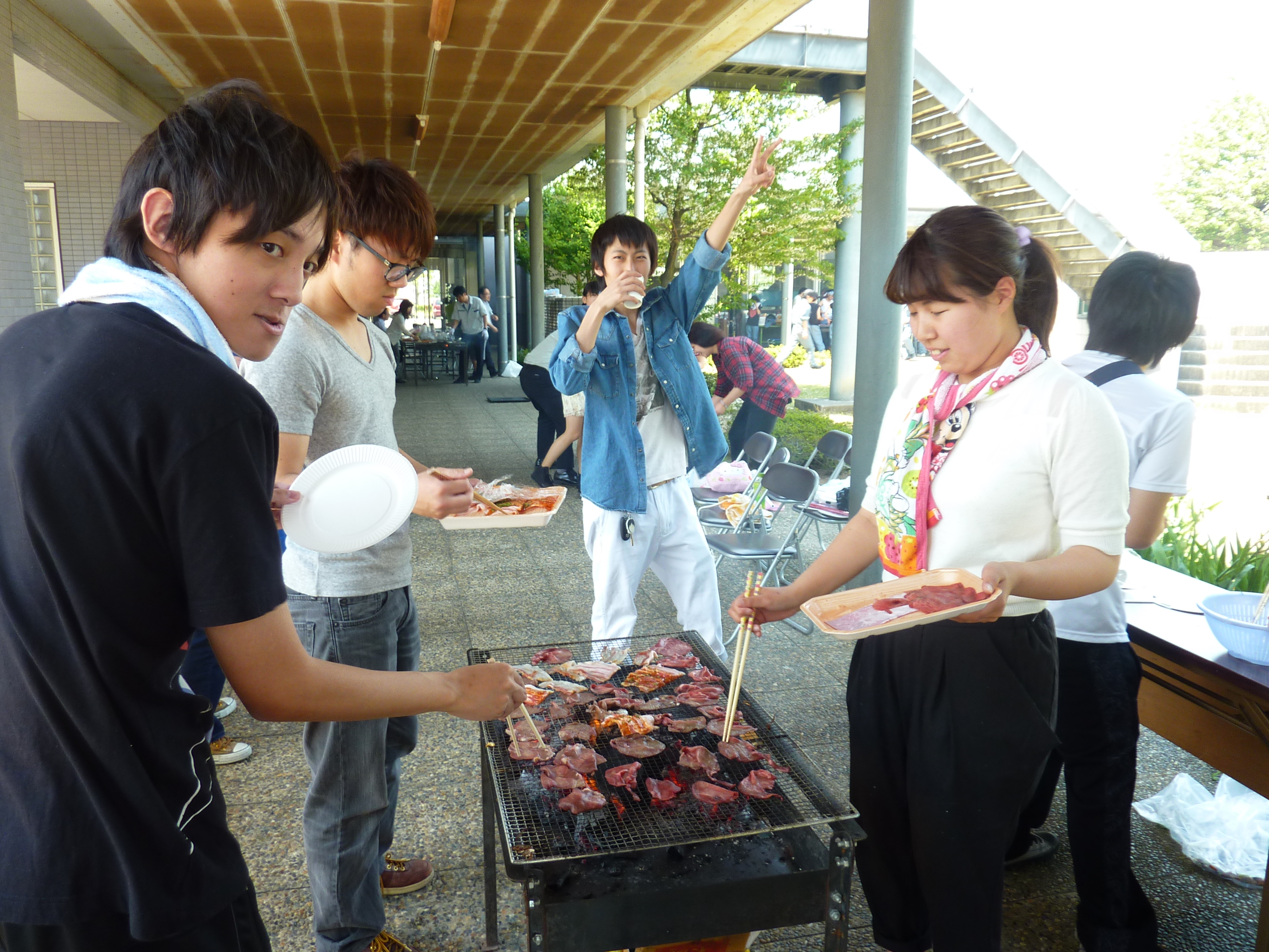 箸と共に弾む会話