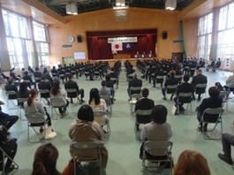 桜が舞い散る中、入校式が挙行されましたの画像2