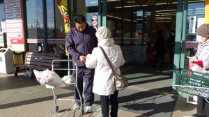 Aコープ・富岡店における店頭啓発活動の画像1