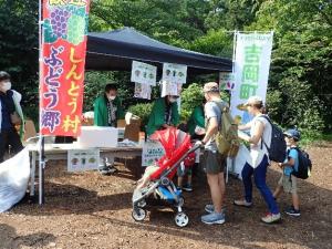 (画像)ブドウPR活動