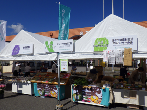 マルシェの様子の画像