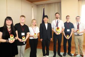 インディアナ州高校生知事表敬訪問の写真