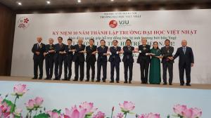 壇上での集合写真