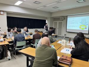 講演の様子写真