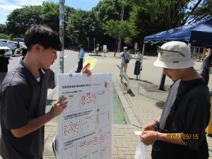 シールアンケートの様子写真