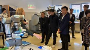 オーブダ大学_1の写真