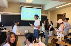 現地学生との交流写真