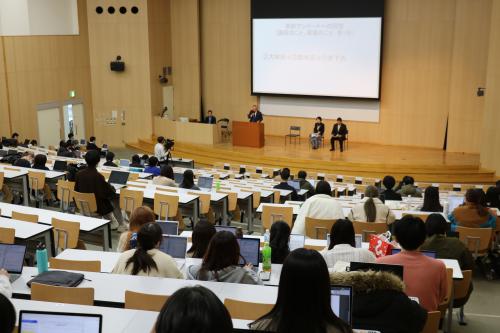 会場の様子の画像