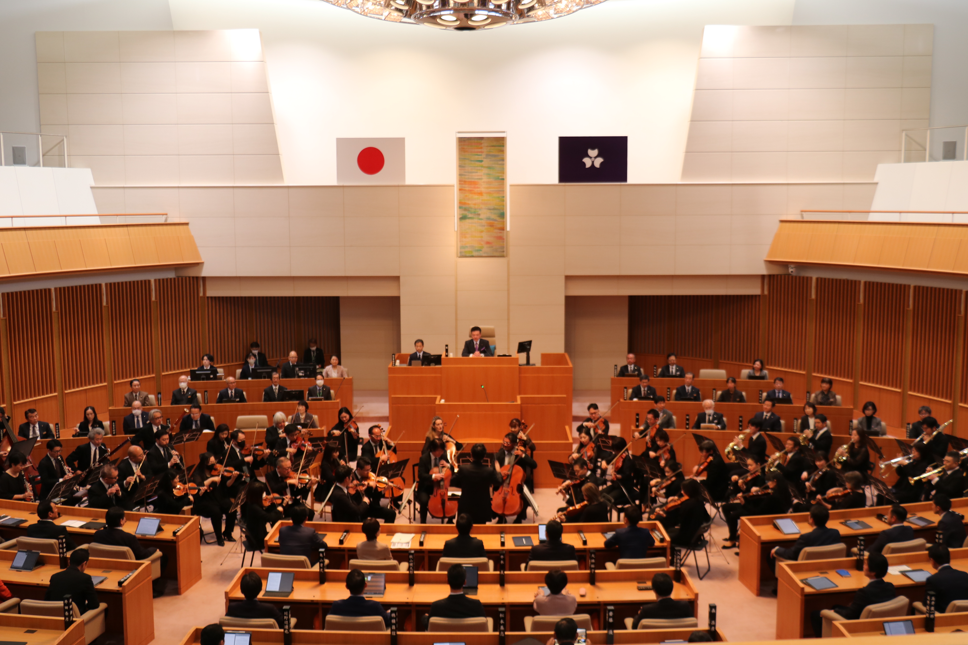 令和6年第1回定例会での群響の演奏の様子画像