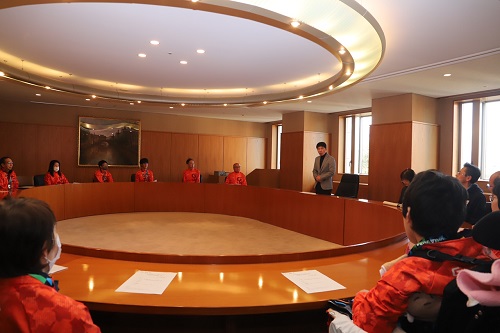 挨拶をする山本知事