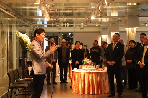 写真：祝辞を述べる山本知事