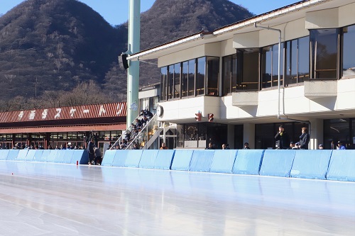 挨拶をする山本知事