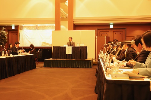 意見を述べる山本知事