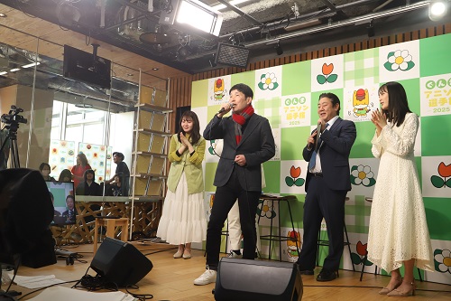 歌を歌う山本知事