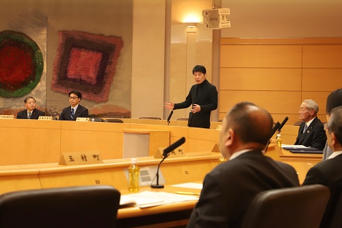 挨拶をする山本知事