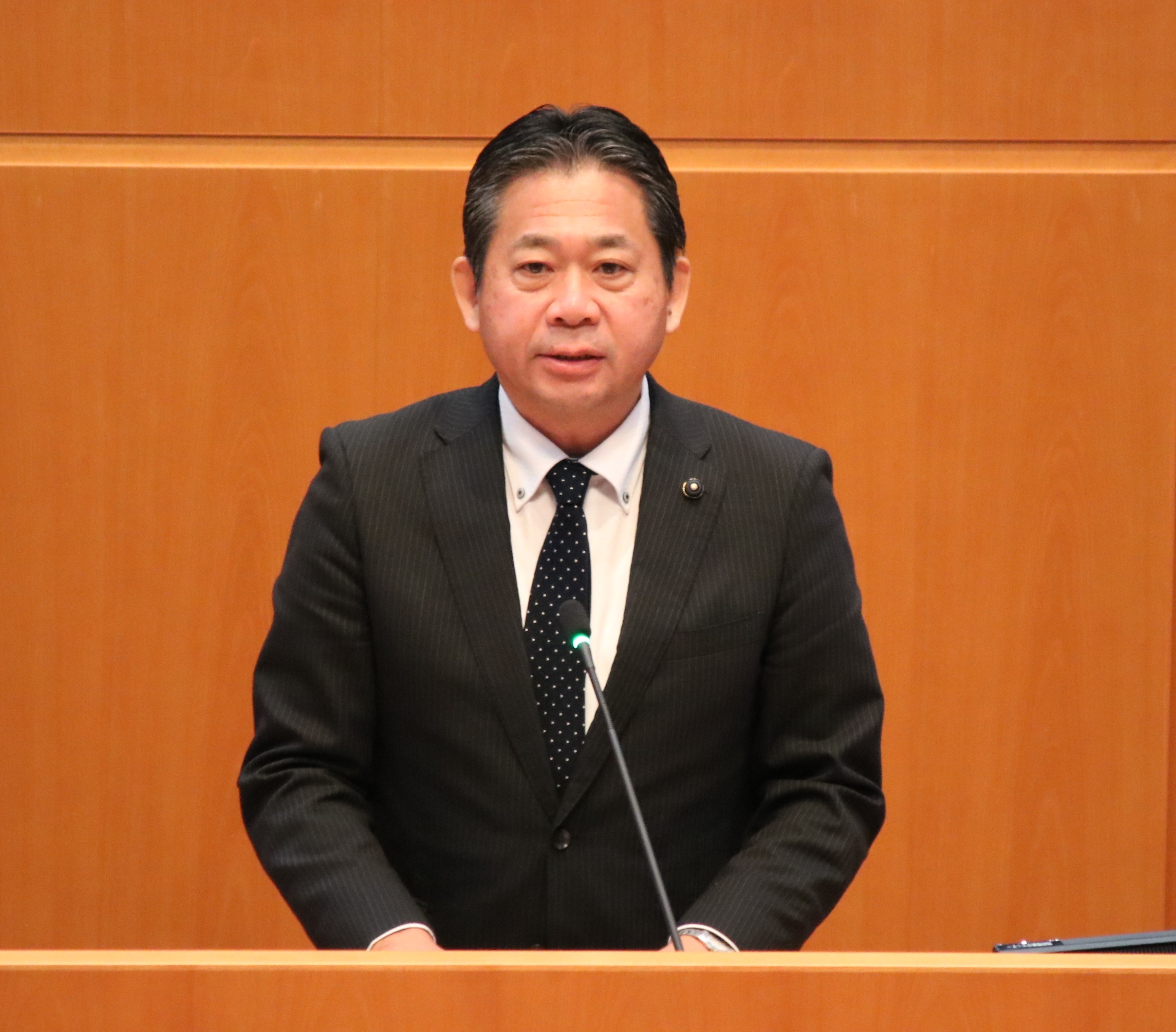 橋爪委員長の画像