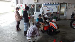 小型管理機の操作実習の様子写真