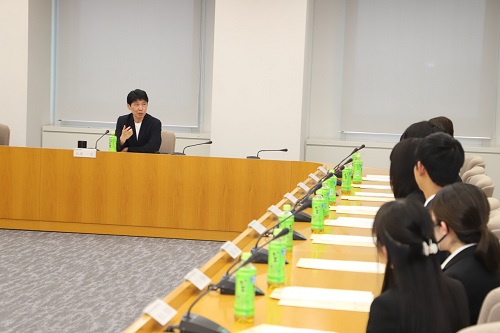 対談をする山本知事