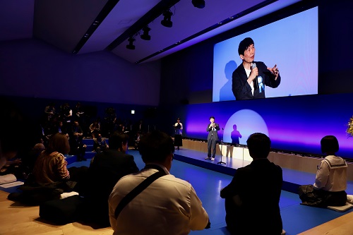 挨拶をする山本知事