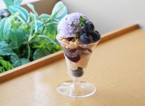 旬のミニパフェ　～ブルーベリー～の写真