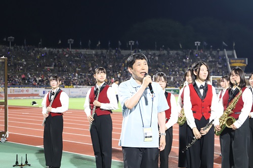 挨拶をする山本知事