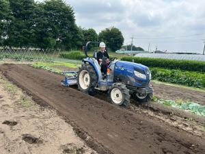 初めての耕うん作業の様子の写真