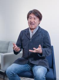 インタビュー中の様子（写真）