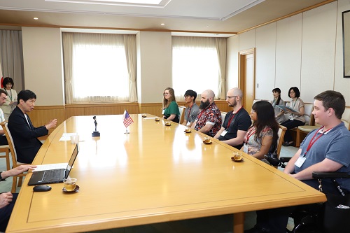 挨拶をする山本知事