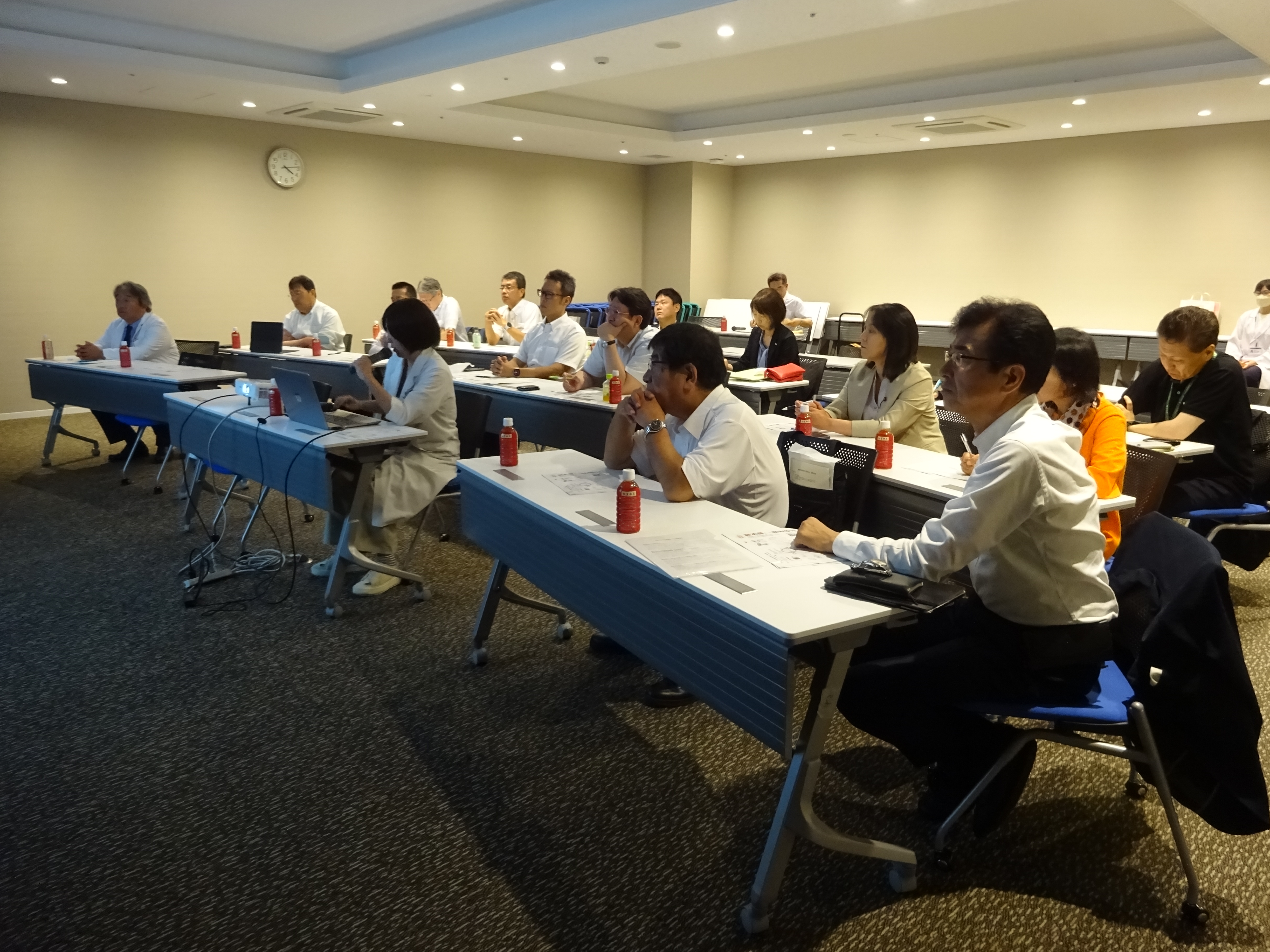 金沢医科大学で説明を受ける画像