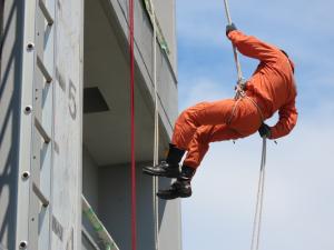 オーバーハング降下