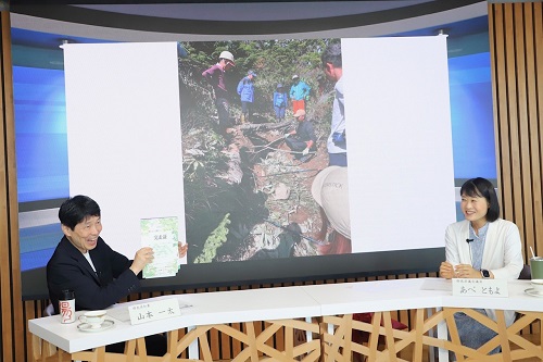 写真：対談する山本知事とあべ県議