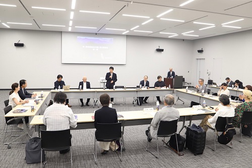 挨拶をする山本知事