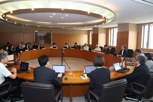 挨拶をする山本知事